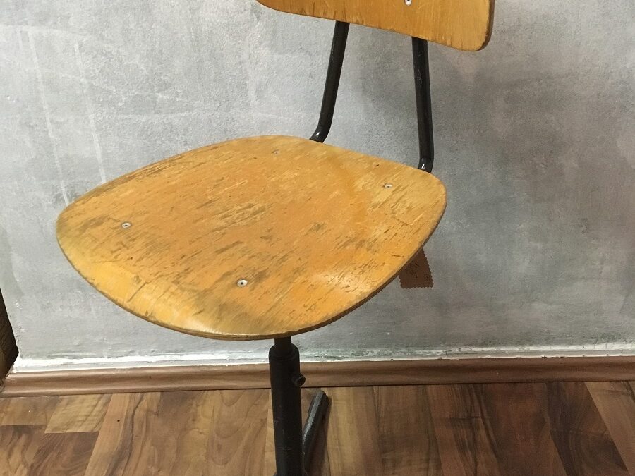 Einfacher Werkstattdrehstuhl